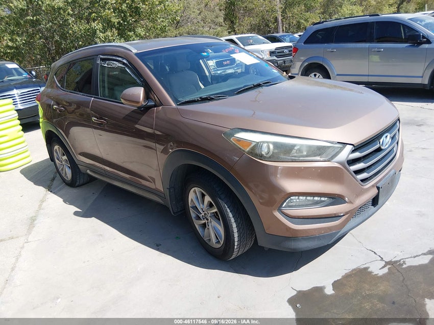 2016 HYUNDAI TUCSON SE