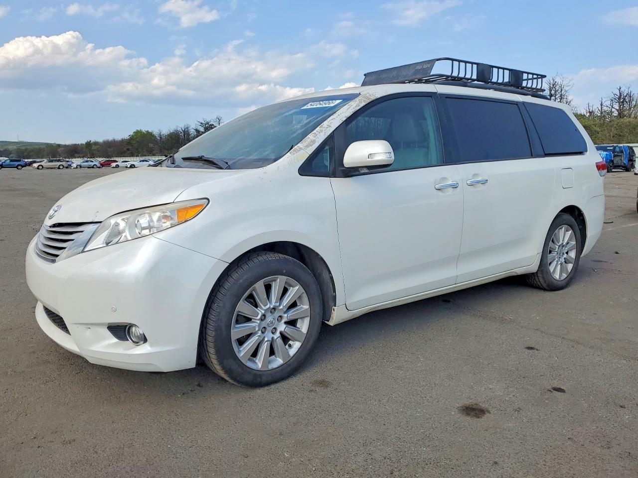 2013 TOYOTA SIENNA LIMITED 7-PASSENGER