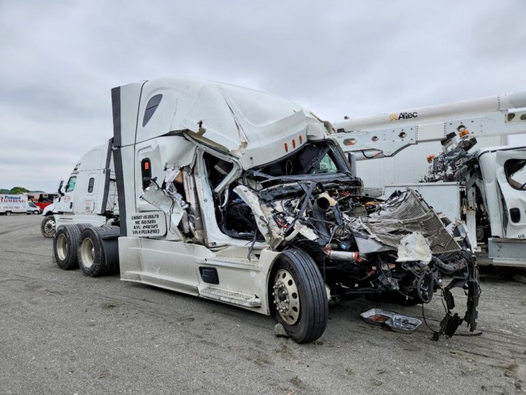 2023 FREIGHTLINER CASCADIA 126 SEMI TRUCK